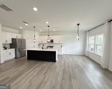 207 Foxhill Drive - Photo Thumbnail 11