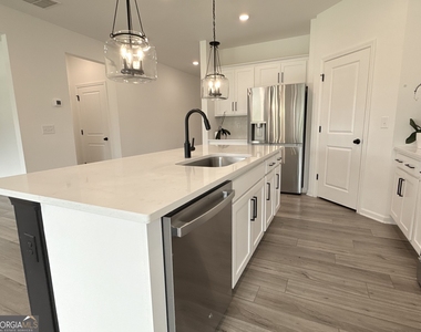 207 Foxhill Drive - Photo Thumbnail 8