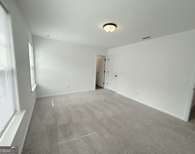 207 Foxhill Drive - Photo Thumbnail 37