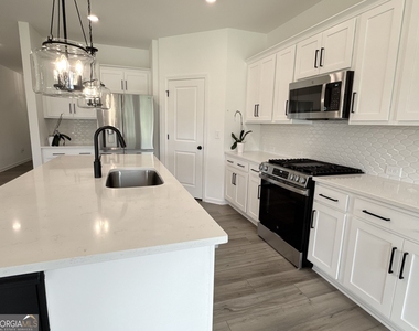 207 Foxhill Drive - Photo Thumbnail 12