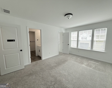 207 Foxhill Drive - Photo Thumbnail 35