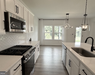 207 Foxhill Drive - Photo Thumbnail 15