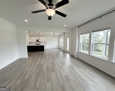 207 Foxhill Drive - Photo Thumbnail 4