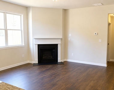 3160 Lilac Creek Trail - Photo Thumbnail 2