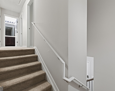 127 Seabreeze Court - Photo Thumbnail 14