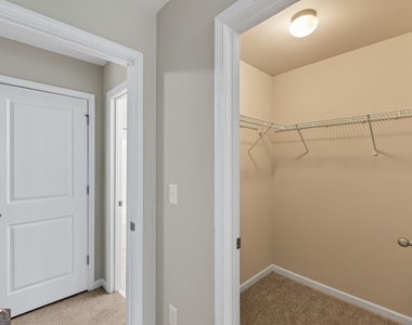 127 Seabreeze Court - Photo Thumbnail 26