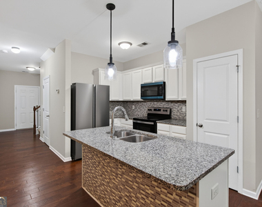 127 Seabreeze Court - Photo Thumbnail 2