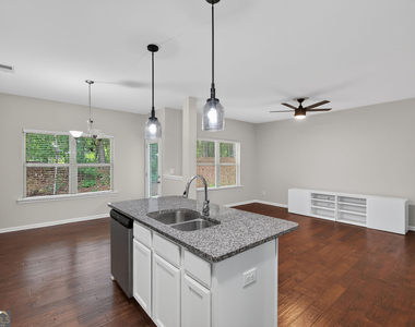 127 Seabreeze Court - Photo Thumbnail 5