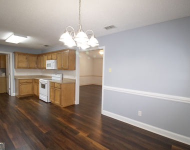 2309 Oakridge Lane - Photo Thumbnail 2