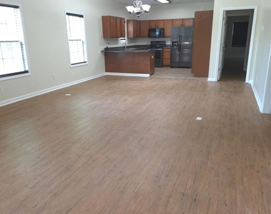 8146 Thompson Street - Photo Thumbnail 3