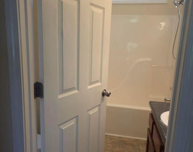 8146 Thompson Street - Photo Thumbnail 8