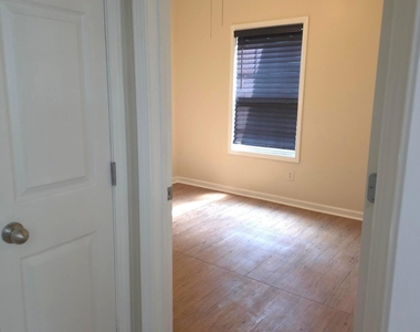 8146 Thompson Street - Photo Thumbnail 14