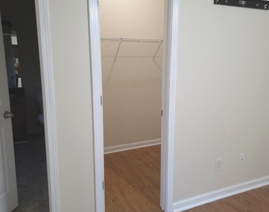 8146 Thompson Street - Photo Thumbnail 11