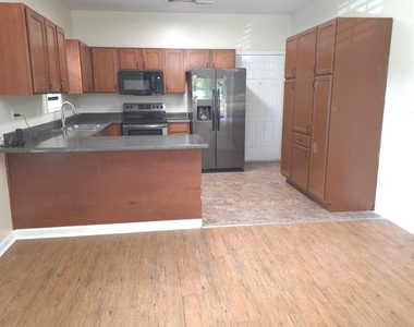 8146 Thompson Street - Photo Thumbnail 6