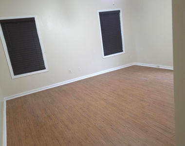 8146 Thompson Street - Photo Thumbnail 7