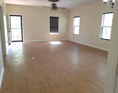 8146 Thompson Street - Photo Thumbnail 4