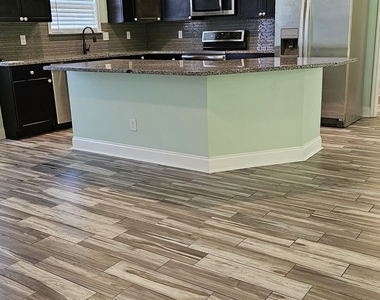 304 Durgin Drive - Photo Thumbnail 3