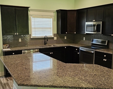 304 Durgin Drive - Photo Thumbnail 4
