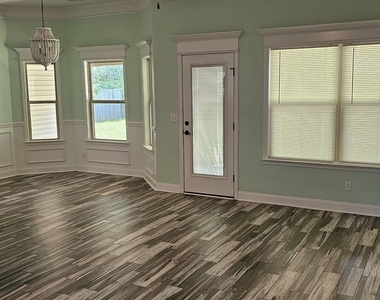 304 Durgin Drive - Photo Thumbnail 2