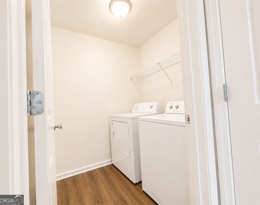 1104 Driftwood Court - Photo Thumbnail 4