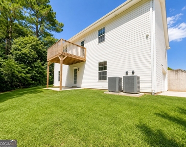 1104 Driftwood Court - Photo Thumbnail 10
