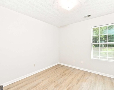 5604 Windfall Lane - Photo Thumbnail 9
