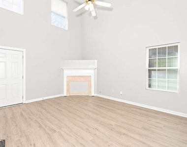 5604 Windfall Lane - Photo Thumbnail 4