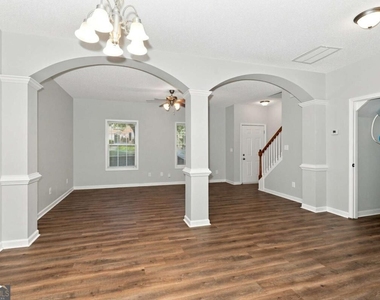 8648 Thomas Lane - Photo Thumbnail 3