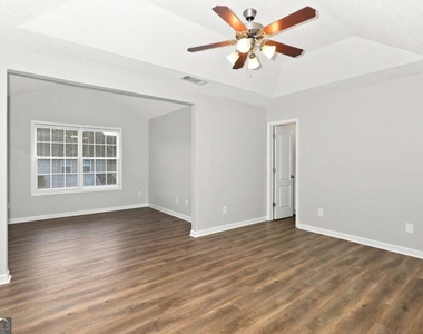 8648 Thomas Lane - Photo Thumbnail 7