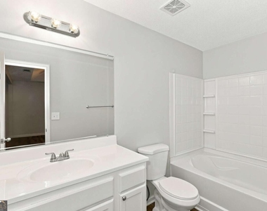 8648 Thomas Lane - Photo Thumbnail 11