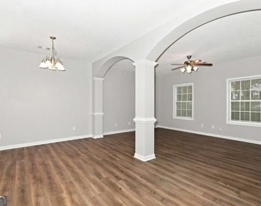 8648 Thomas Lane - Photo Thumbnail 4