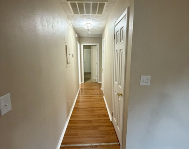 814 Crestwood Terrace - Photo Thumbnail 12