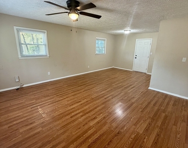 814 Crestwood Terrace - Photo Thumbnail 3