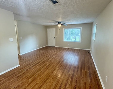 814 Crestwood Terrace - Photo Thumbnail 5