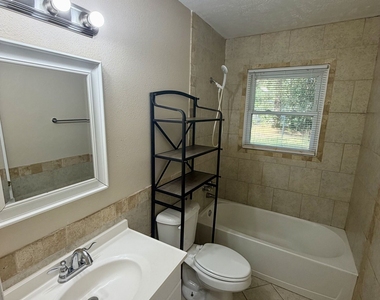 814 Crestwood Terrace - Photo Thumbnail 18