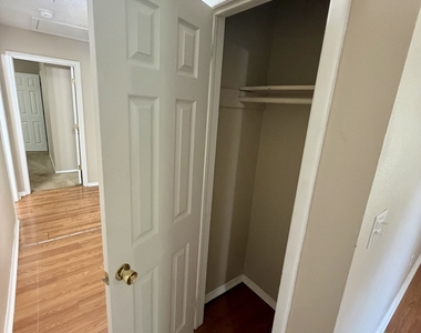 814 Crestwood Terrace - Photo Thumbnail 13