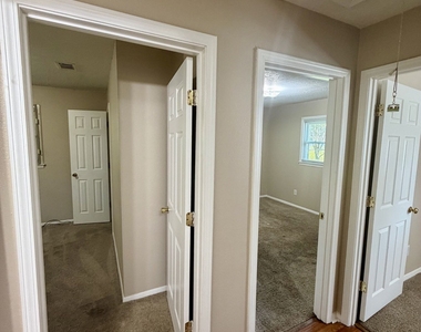 814 Crestwood Terrace - Photo Thumbnail 17