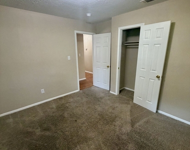 814 Crestwood Terrace - Photo Thumbnail 26