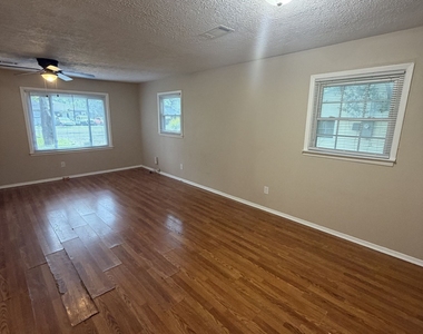 814 Crestwood Terrace - Photo Thumbnail 6