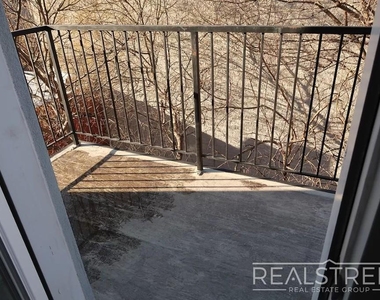 115 Park Ave - Photo Thumbnail 3
