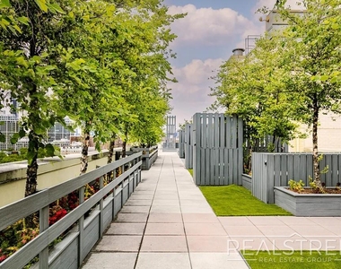 277 Gold Street - Photo Thumbnail 11