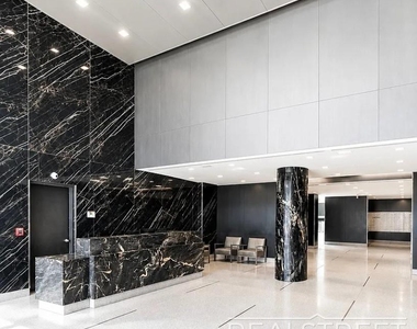 277 Gold Street - Photo Thumbnail 4