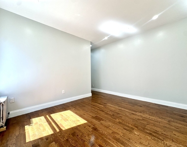 539 West 156th Street - Photo Thumbnail 2