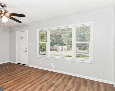 1598 San Gabriel Avenue - Photo Thumbnail 4