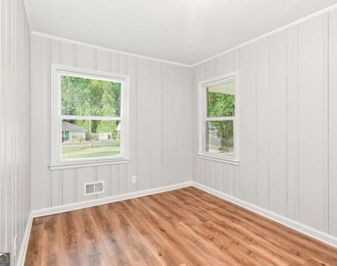 1598 San Gabriel Avenue - Photo Thumbnail 9