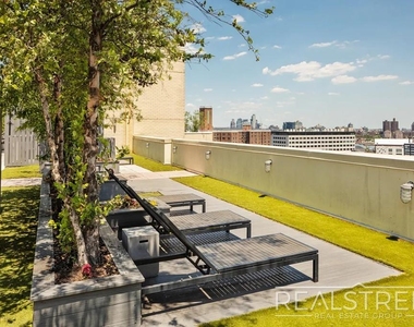 257 Gold Street - Photo Thumbnail 11