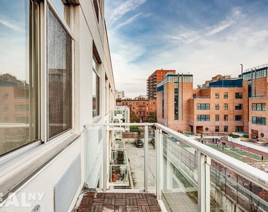 Bergen Street - Photo Thumbnail 4