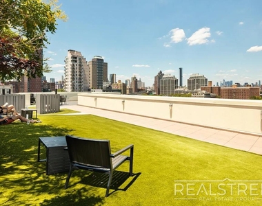 257 Gold Street - Photo Thumbnail 10