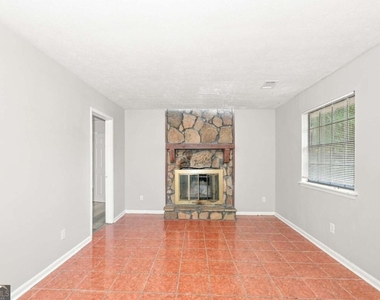 596 Crestmont Court - Photo Thumbnail 3