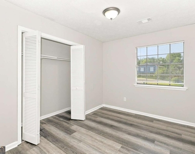 596 Crestmont Court - Photo Thumbnail 9